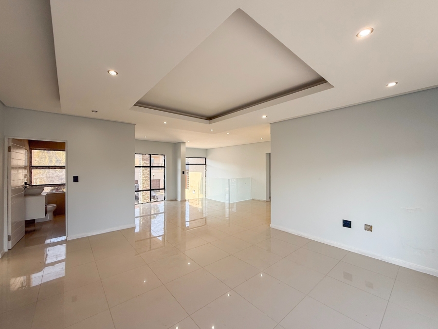 5 Bedroom Property for Sale in Melodie North West